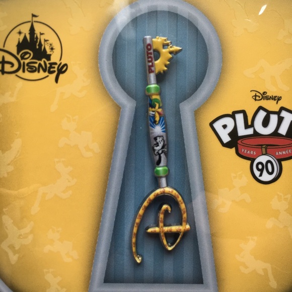 NWT Disney Keys Special Edition Bundle - Picture 3 of 7